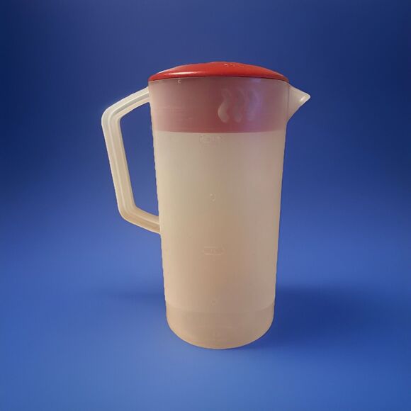 Rubbermaid Clear Pitcher 2 Quart 1.89 Liter Red Lid Easy Pouring Dishwasher Safe - Picture 3 of 4